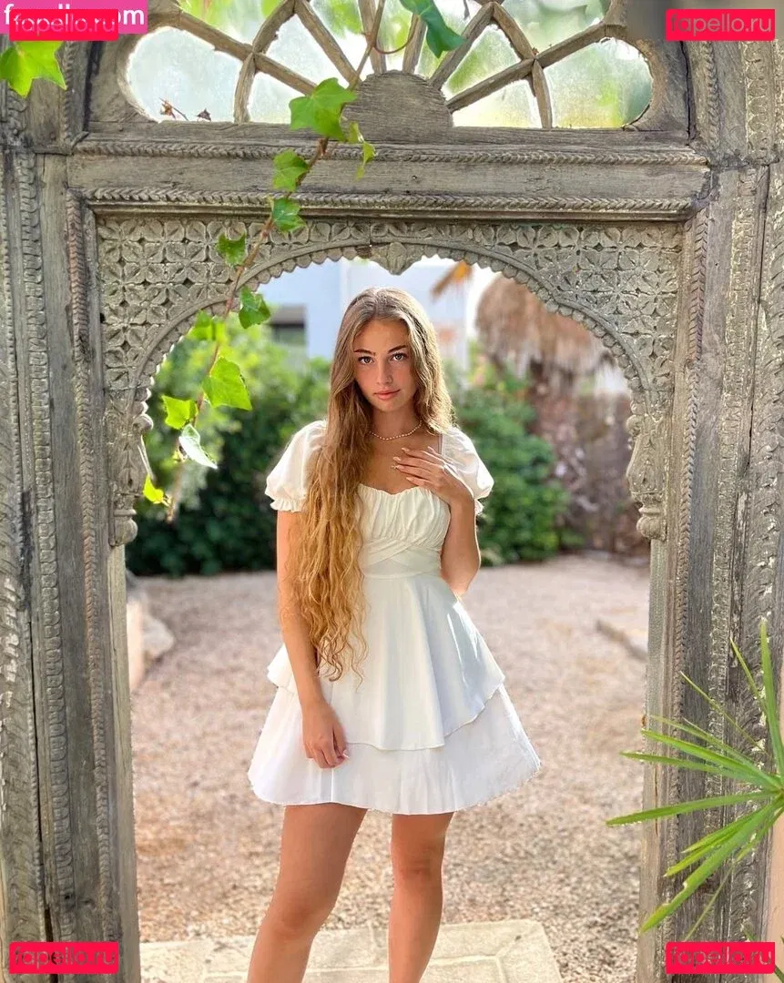 Mara Kasir Onlyfans Photo Gallery 