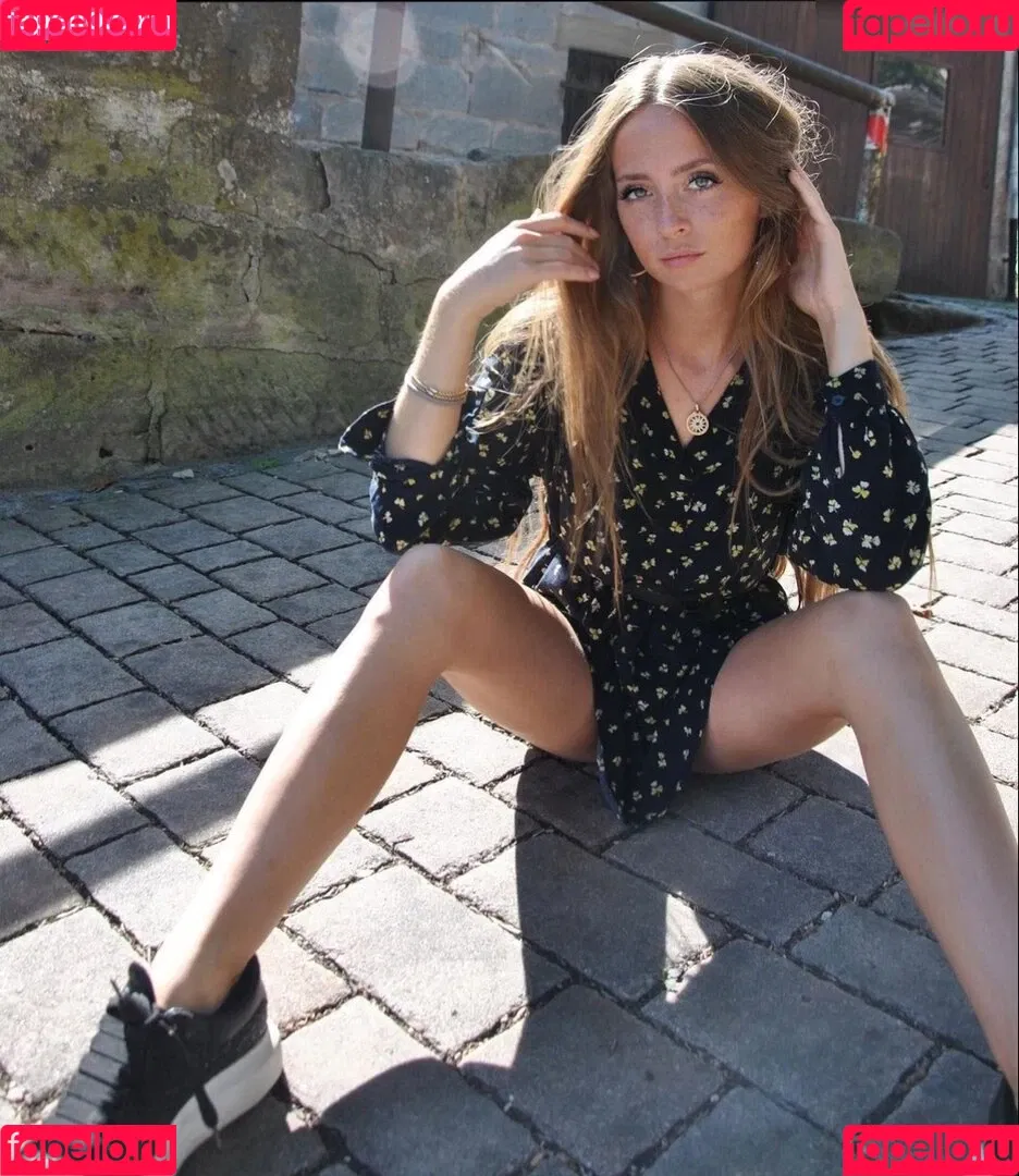 Lea Katharina Maria Onlyfans Photo Gallery 