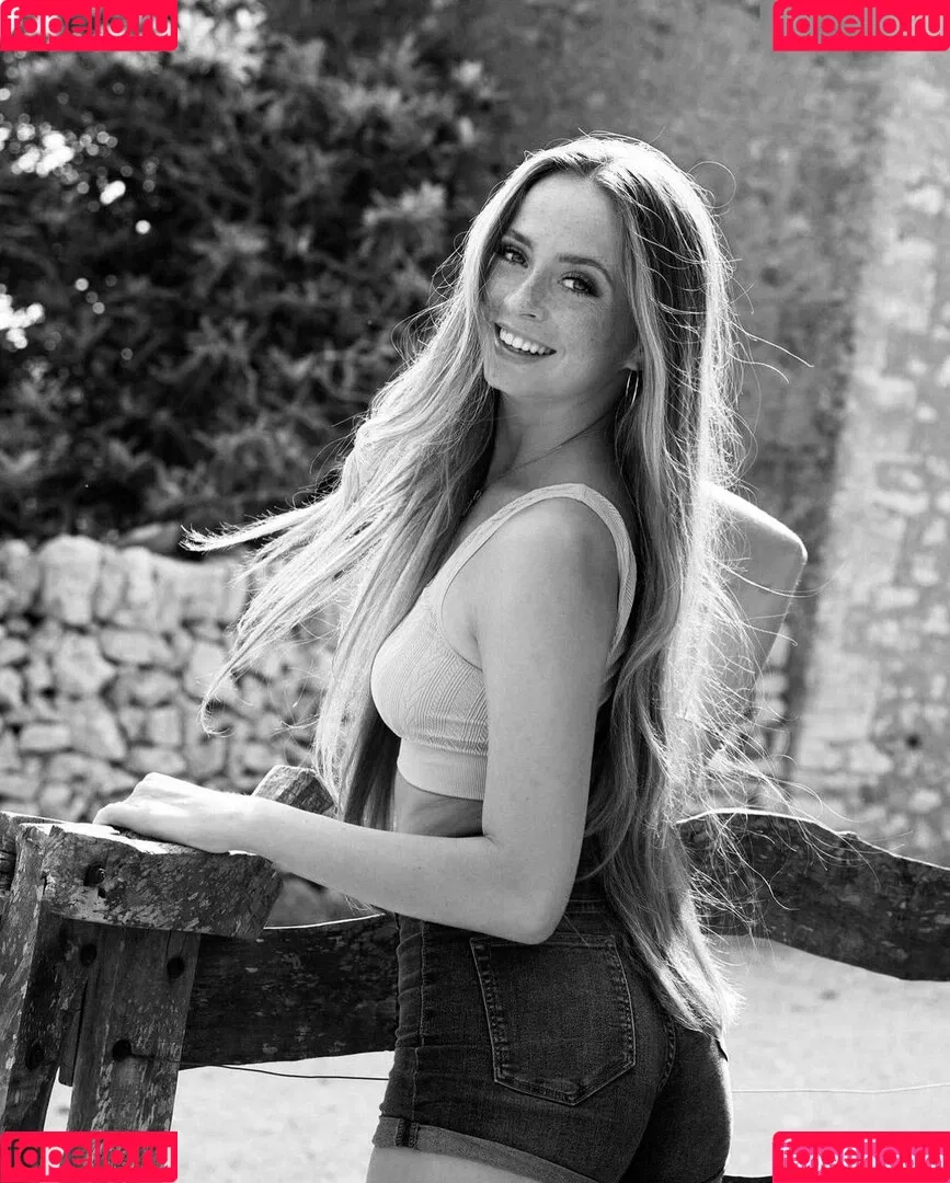 Lea Katharina Maria Onlyfans Photo Gallery 