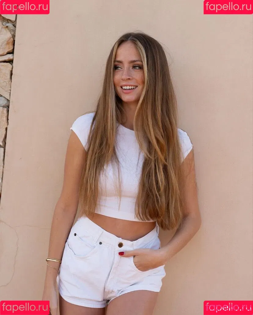 Lea Katharina Maria Onlyfans Photo Gallery 