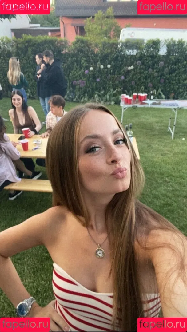 Lea Katharina Maria Onlyfans Photo Gallery 