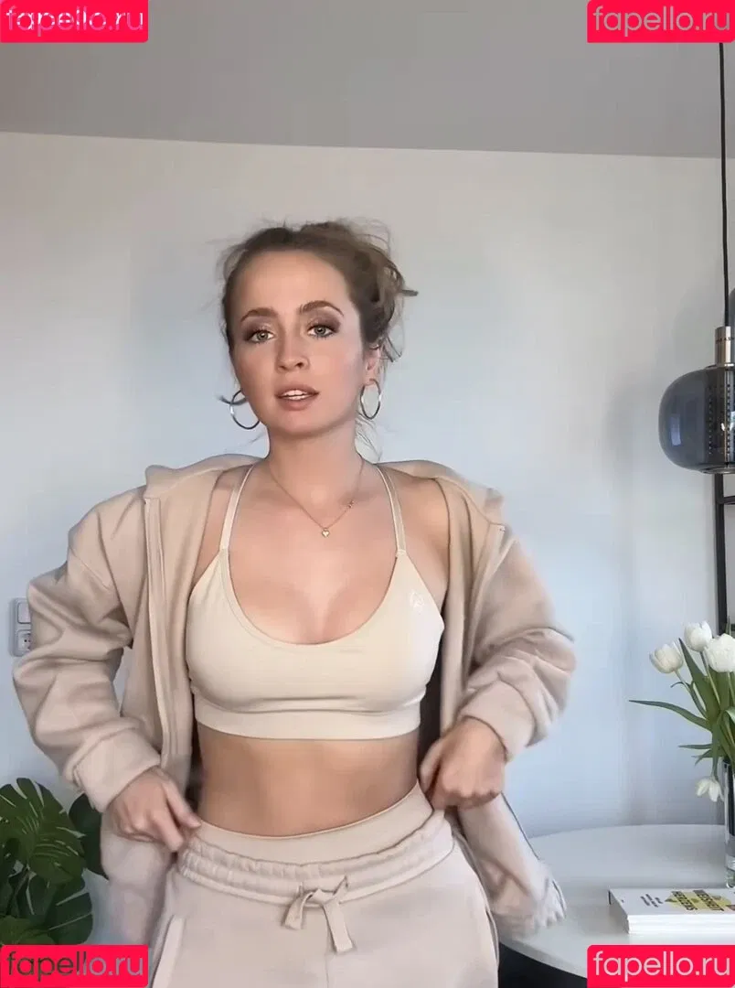 Lea Katharina Maria Onlyfans Photo Gallery 