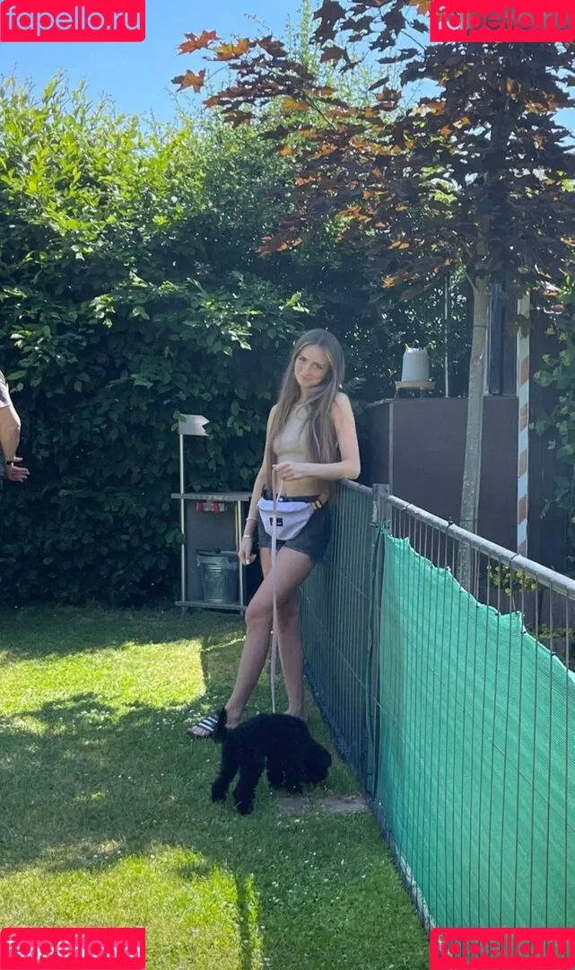 Lea Katharina Maria Onlyfans Photo Gallery 