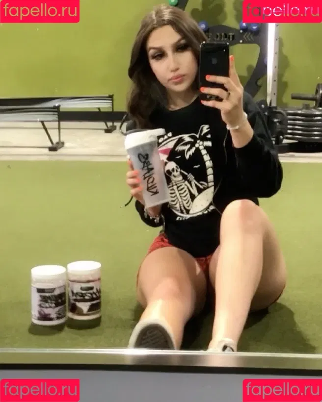 Chloe Flores Onlyfans Photo Gallery 
