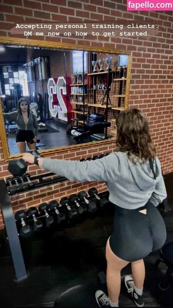 Chloe Flores Onlyfans Photo Gallery 