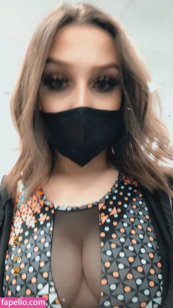 Chloe Flores Onlyfans Photo Gallery 