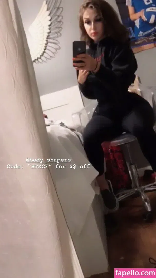 Chloe Flores Onlyfans Photo Gallery 