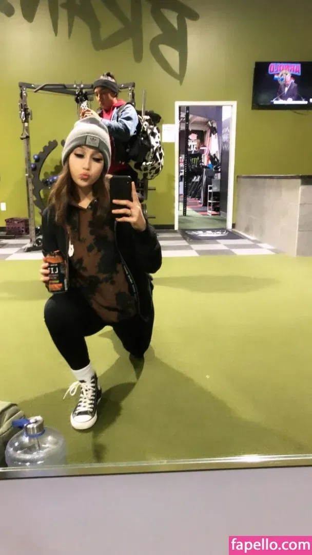 Chloe Flores Onlyfans Photo Gallery 