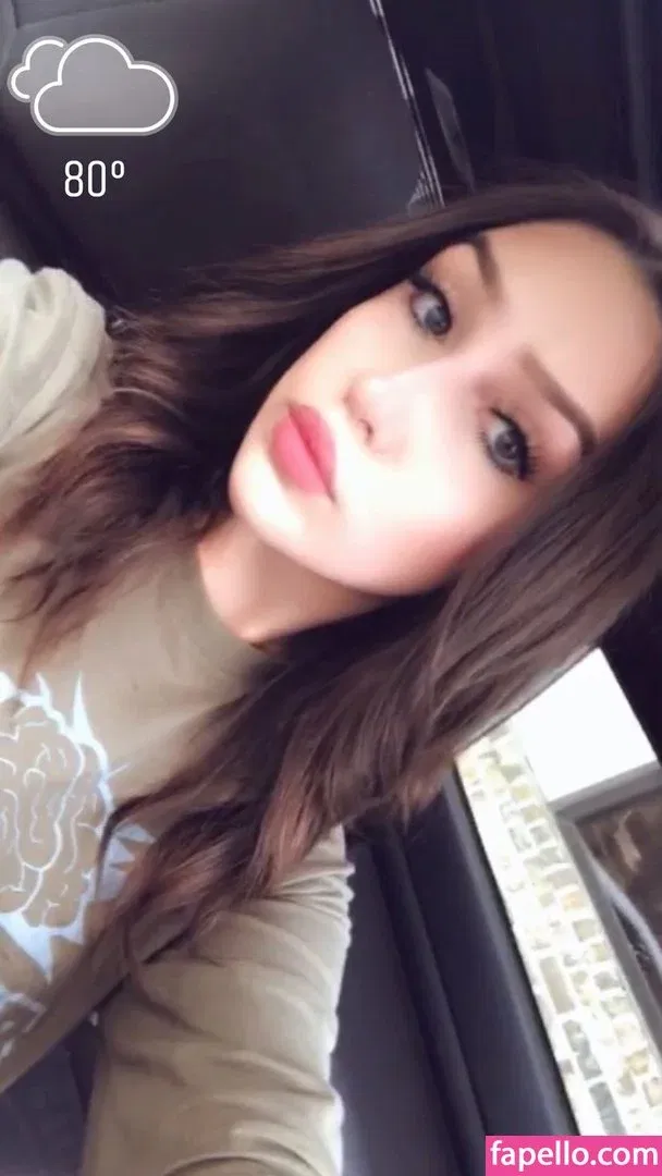 Chloe Flores Onlyfans Photo Gallery 