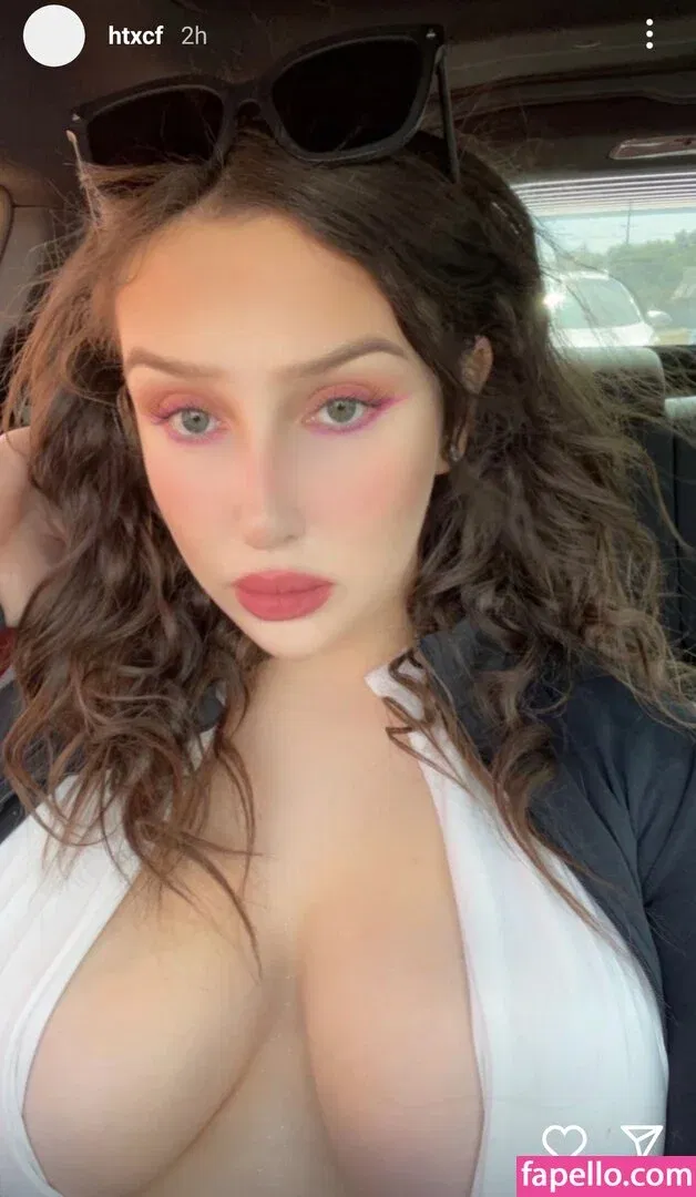 Chloe Flores Onlyfans Photo Gallery 