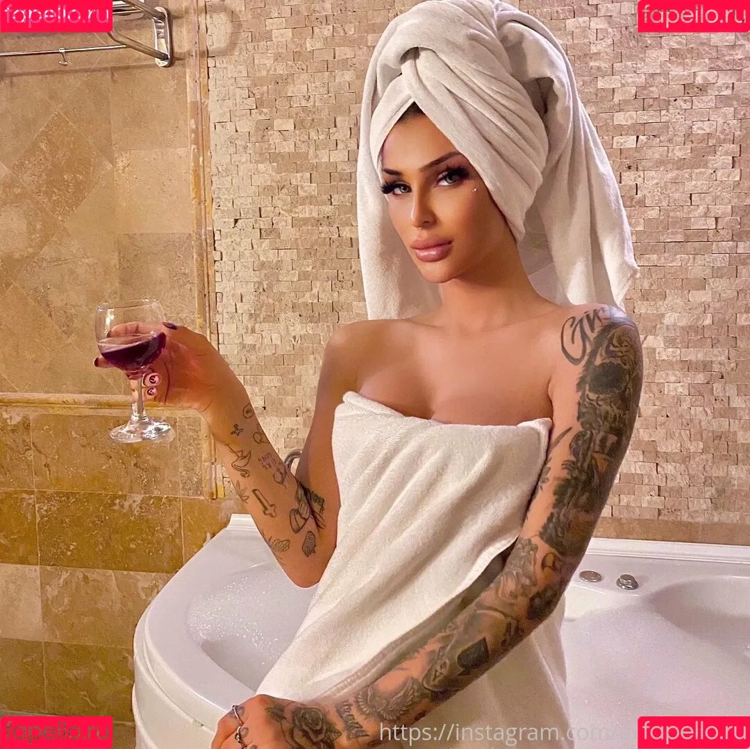 damlaozden Onlyfans Photo Gallery 
