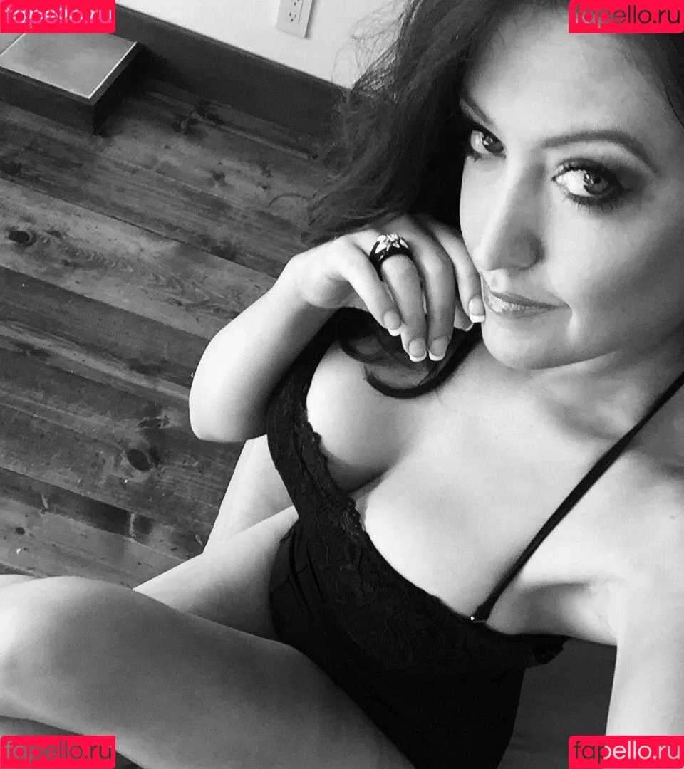SoCalVal Onlyfans Photo Gallery 