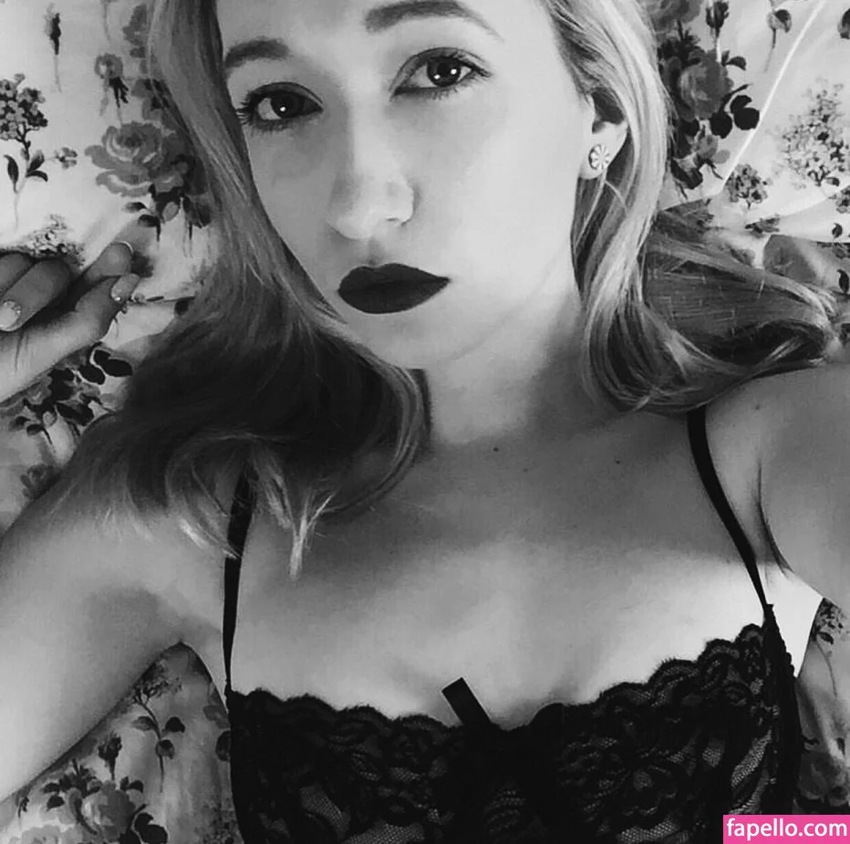 Vixylixxx Onlyfans Photo Gallery 