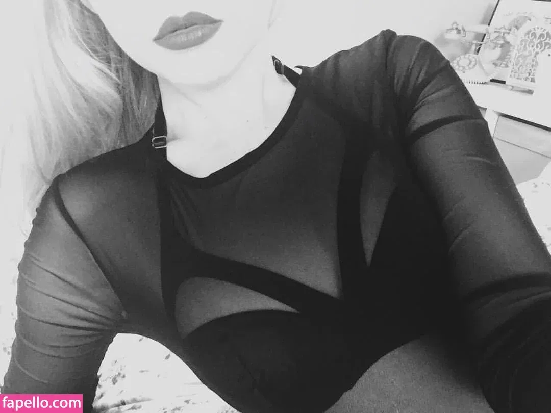 Vixylixxx Onlyfans Photo Gallery 