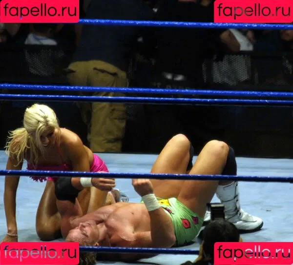 WWE Torrie Wilson Onlyfans Photo Gallery 