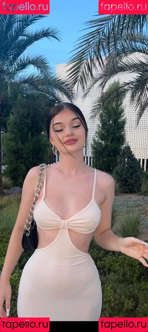 lauraa_.fl Onlyfans Photo Gallery 