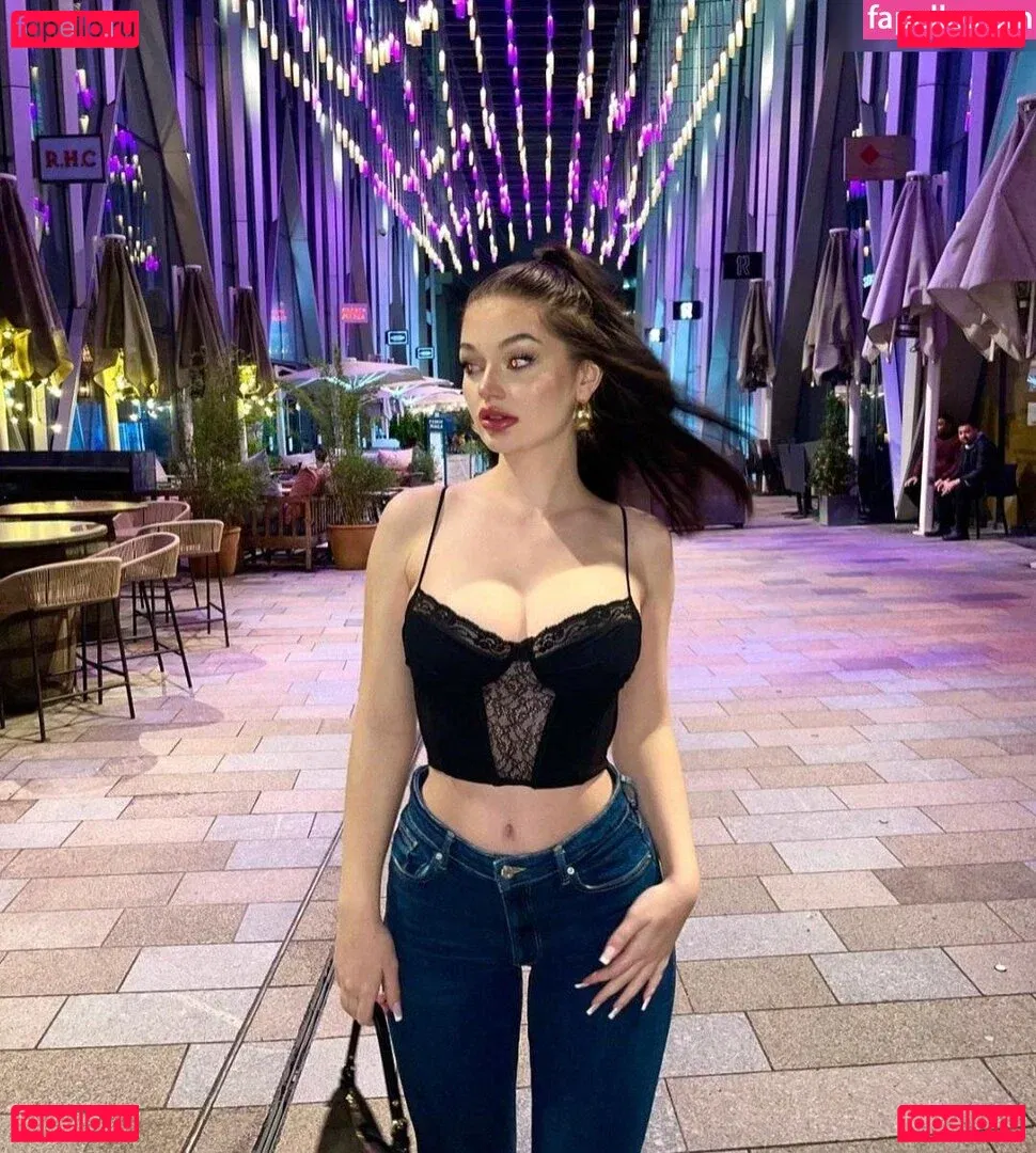 lauraa_.fl Onlyfans Photo Gallery 