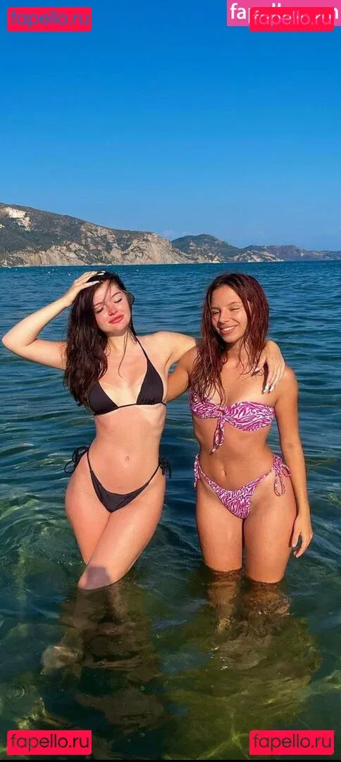 lauraa_.fl Onlyfans Photo Gallery 