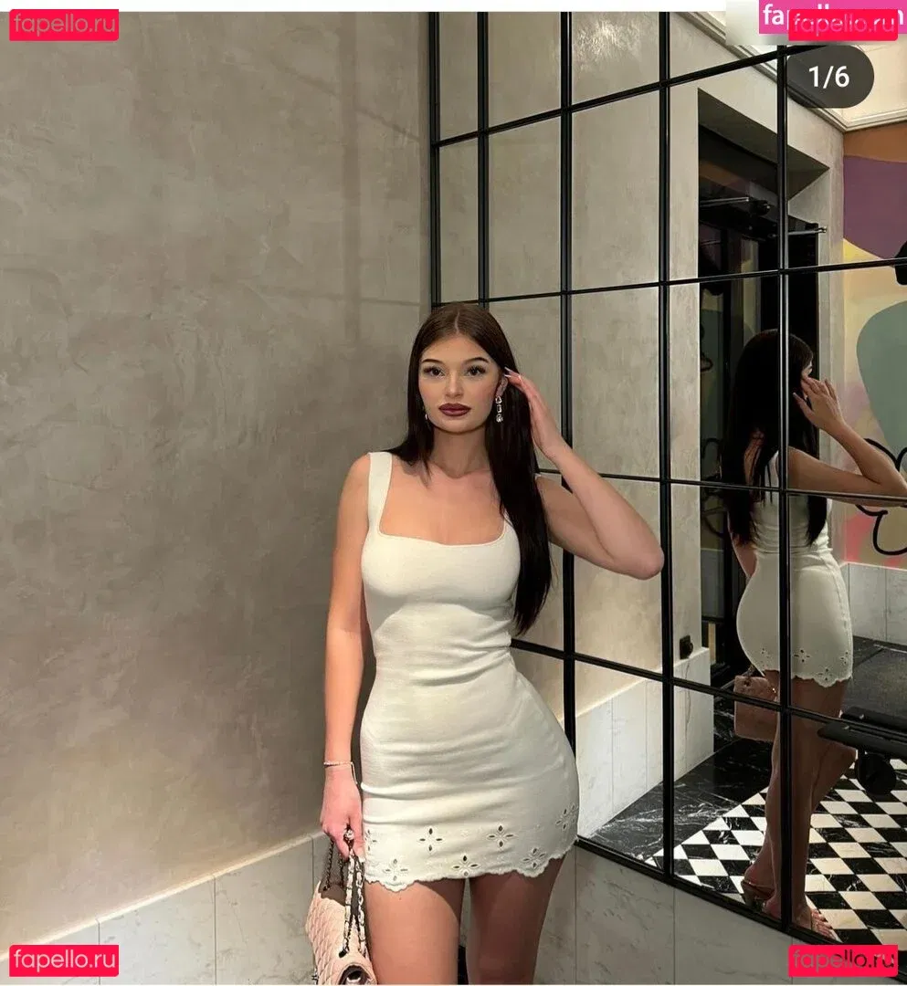 lauraa_.fl Onlyfans Photo Gallery 