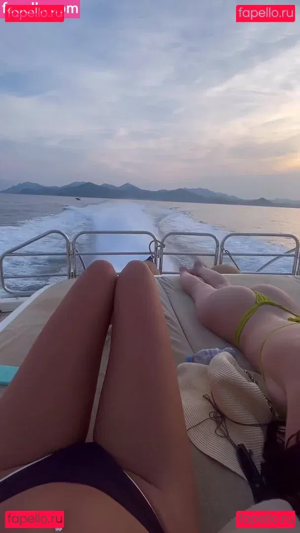 lauraa_.fl Onlyfans Photo Gallery 