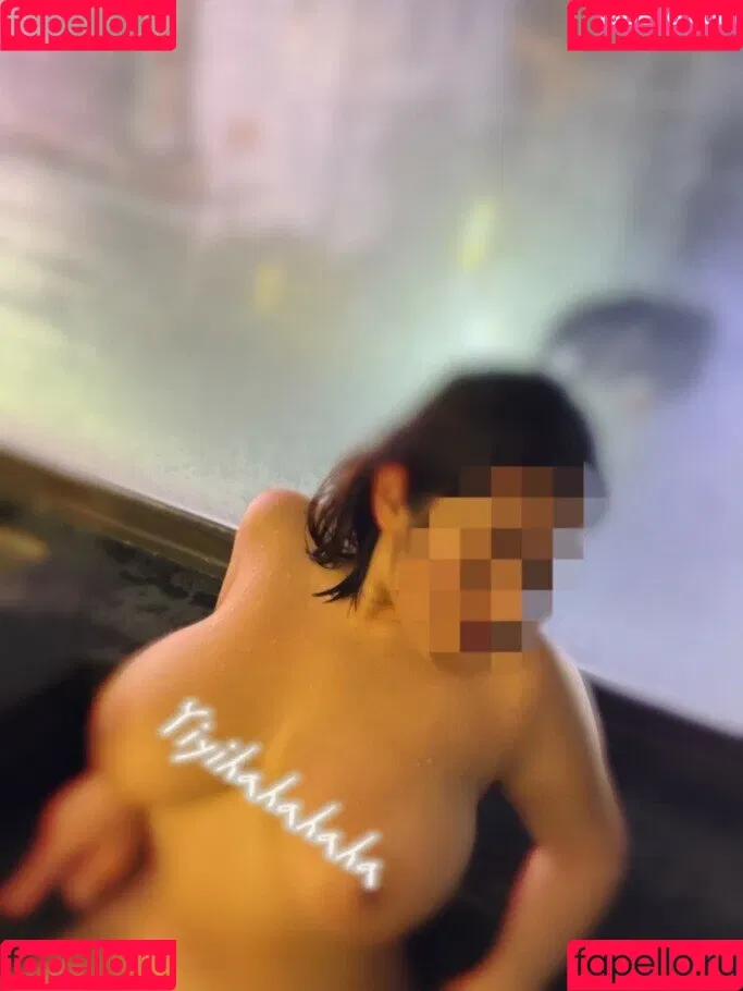 yiyihahahaha Onlyfans Photo Gallery 