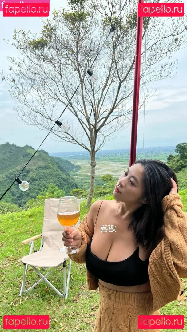 yiyihahahaha Onlyfans Photo Gallery 