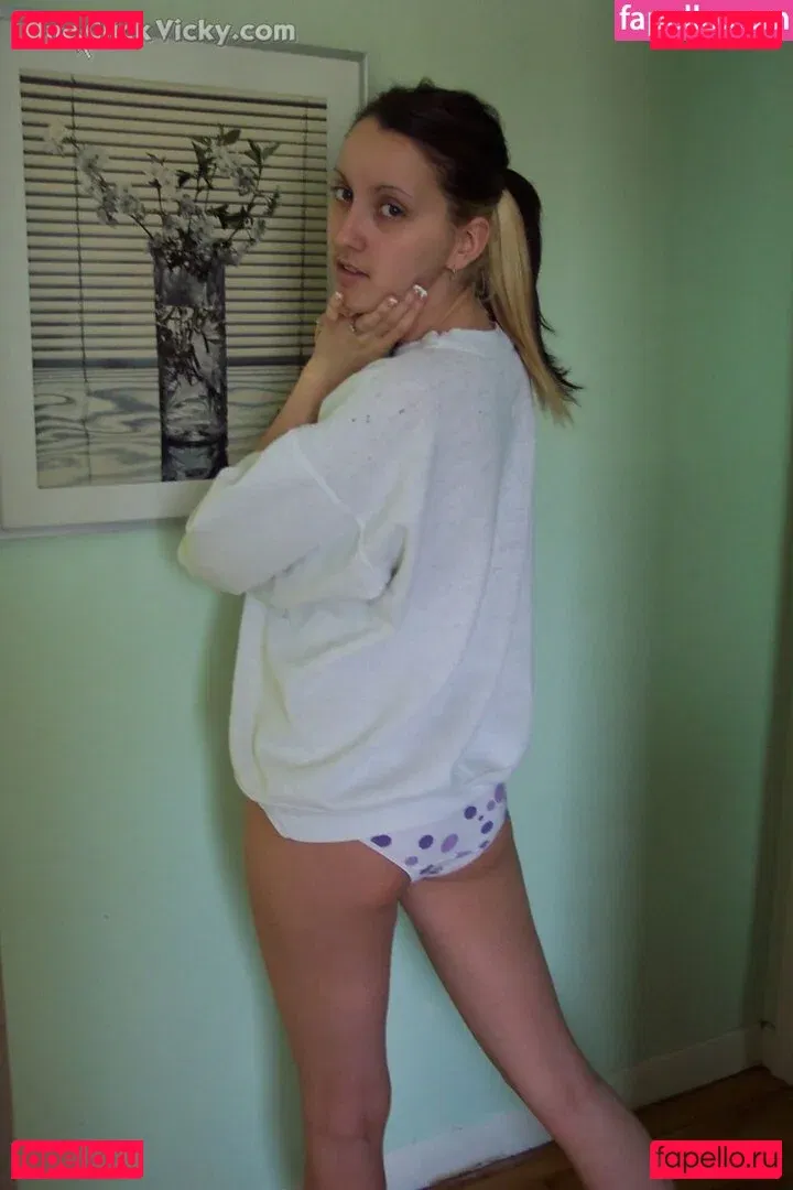 One Click Vicky Onlyfans Photo Gallery 