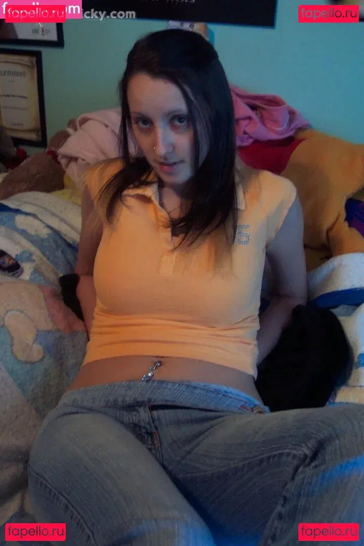 One Click Vicky Onlyfans Photo Gallery 