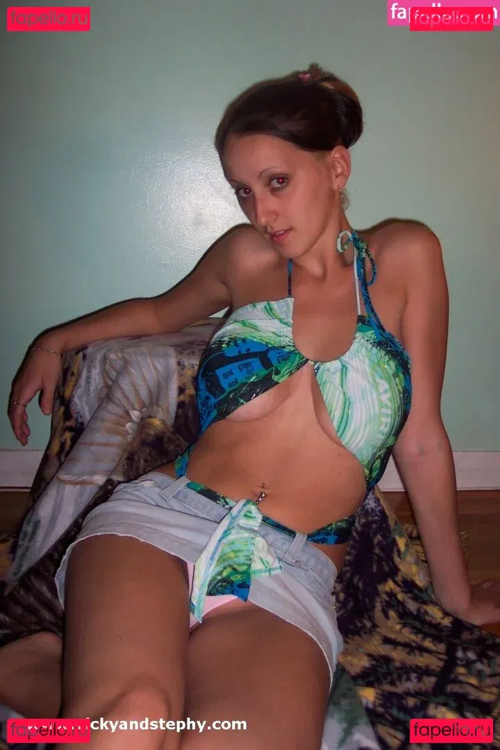 One Click Vicky Onlyfans Photo Gallery 