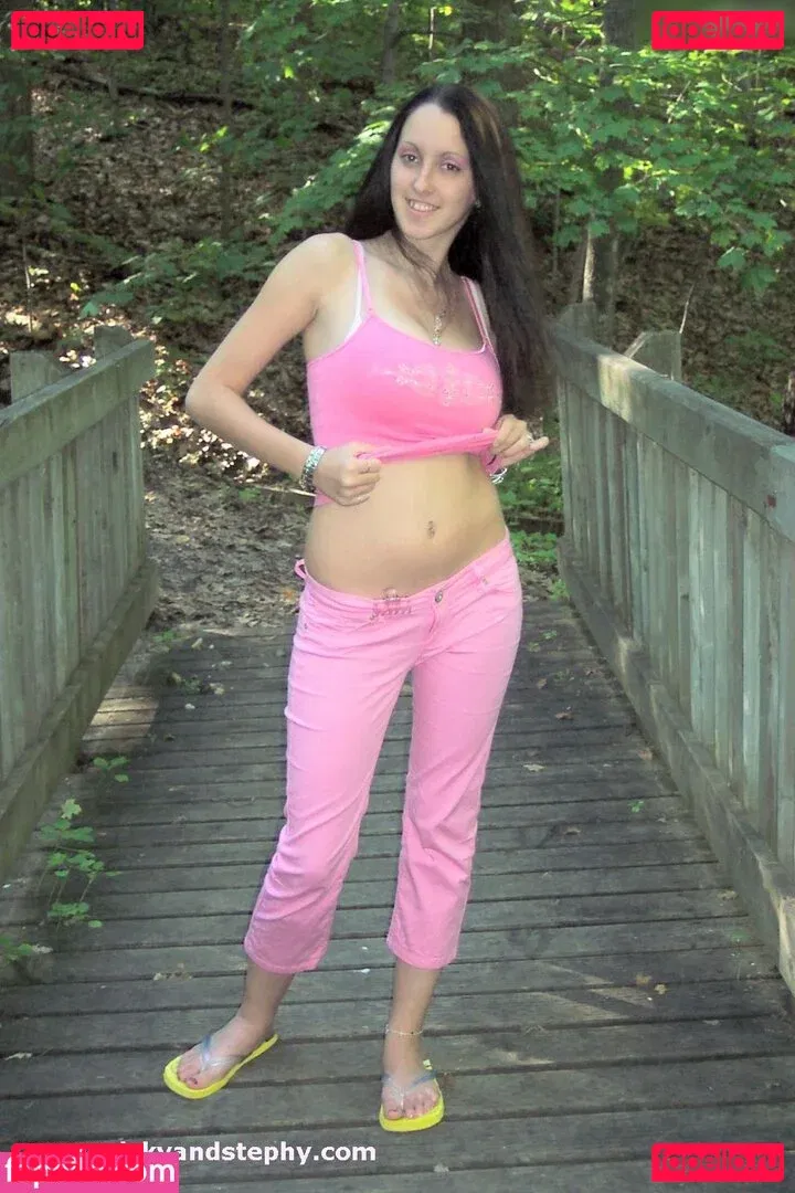 One Click Vicky Onlyfans Photo Gallery 