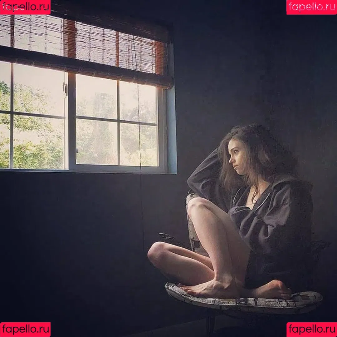 India Eisley Onlyfans Photo Gallery 