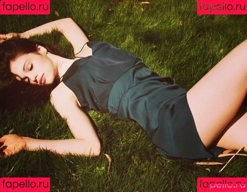 India Eisley Onlyfans Photo Gallery 