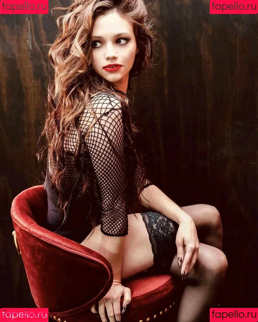 India Eisley Onlyfans Photo Gallery 