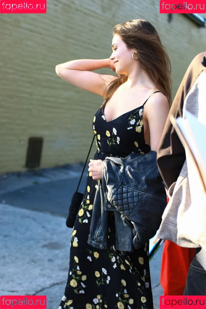 India Eisley Onlyfans Photo Gallery 