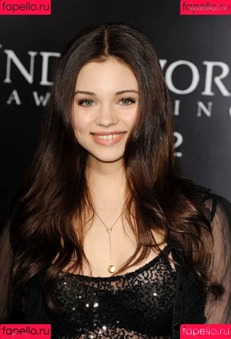 India Eisley Onlyfans Photo Gallery 