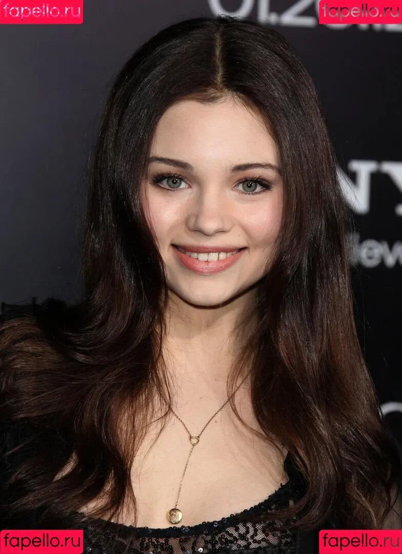 India Eisley Onlyfans Photo Gallery 