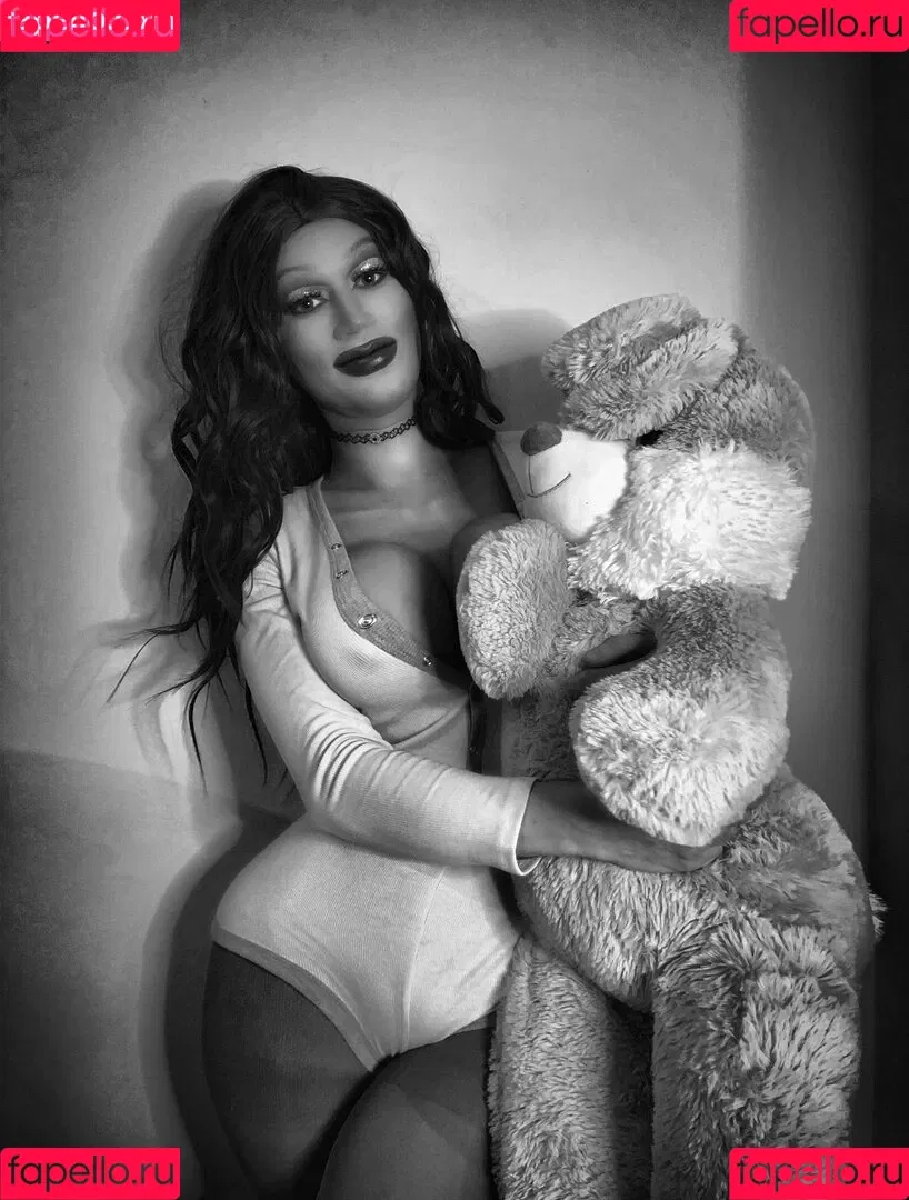 Roman Rose Onlyfans Photo Gallery 