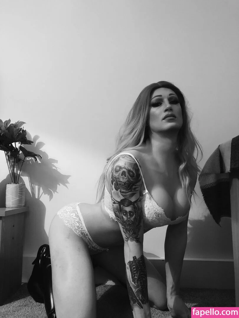 Roman Rose Onlyfans Photo Gallery 