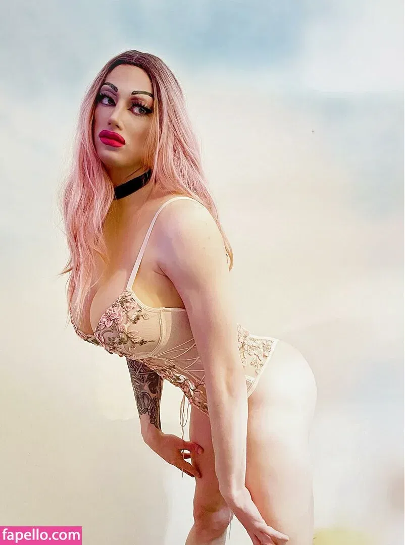 Roman Rose Onlyfans Photo Gallery 