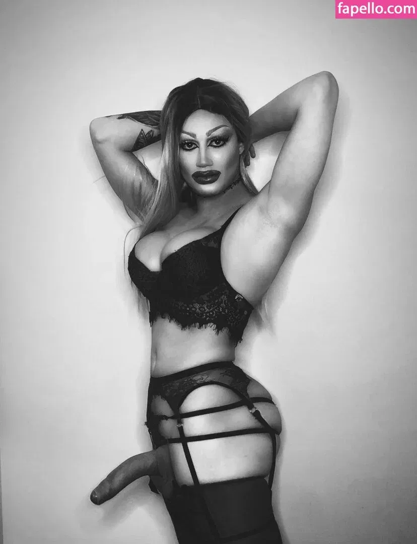 Roman Rose Onlyfans Photo Gallery 