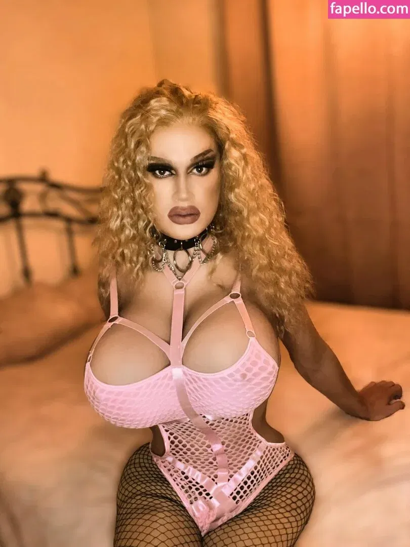 Roman Rose Onlyfans Photo Gallery 