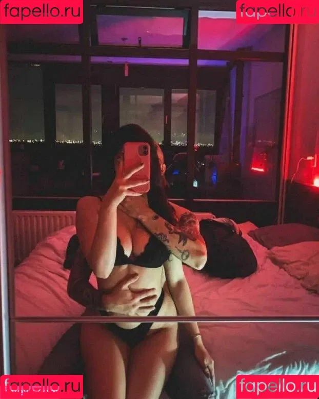 Gamming Bunny Onlyfans Photo Gallery 