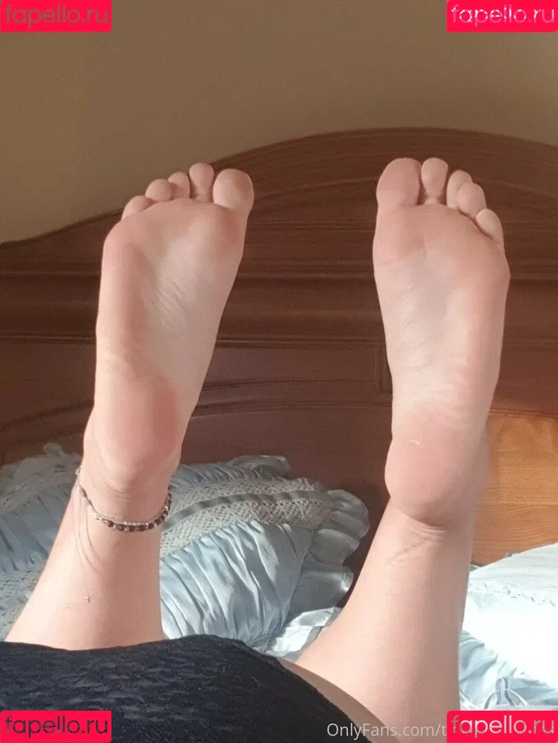 tippystastytoes Onlyfans Photo Gallery 