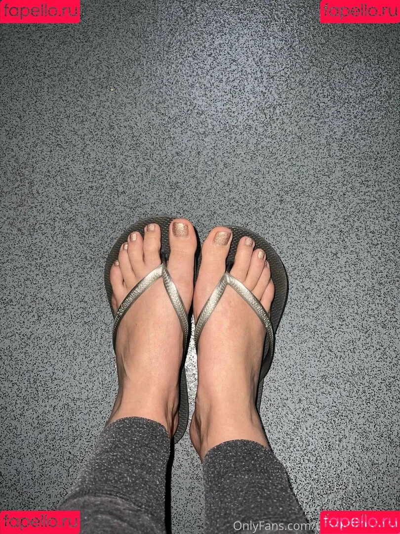 tippystastytoes Onlyfans Photo Gallery 