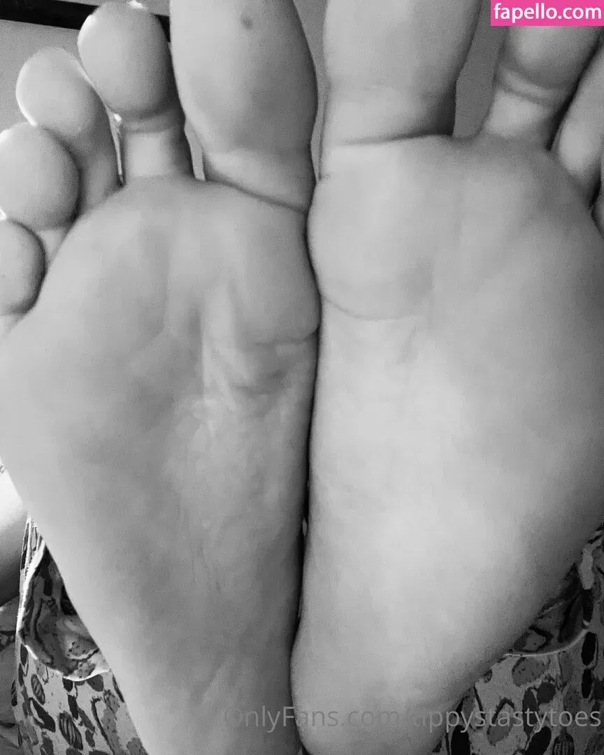 tippystastytoes Onlyfans Photo Gallery 