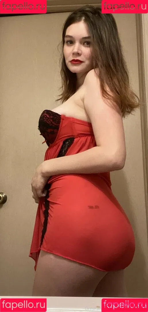 housewifehannah Onlyfans Photo Gallery 