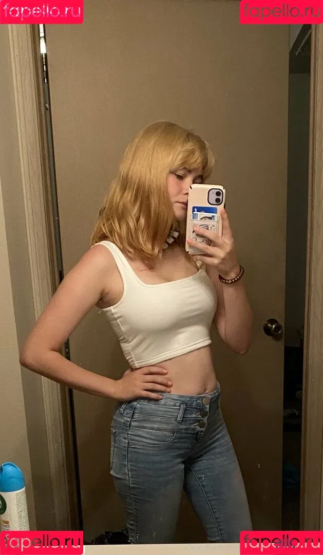 housewifehannah Onlyfans Photo Gallery 