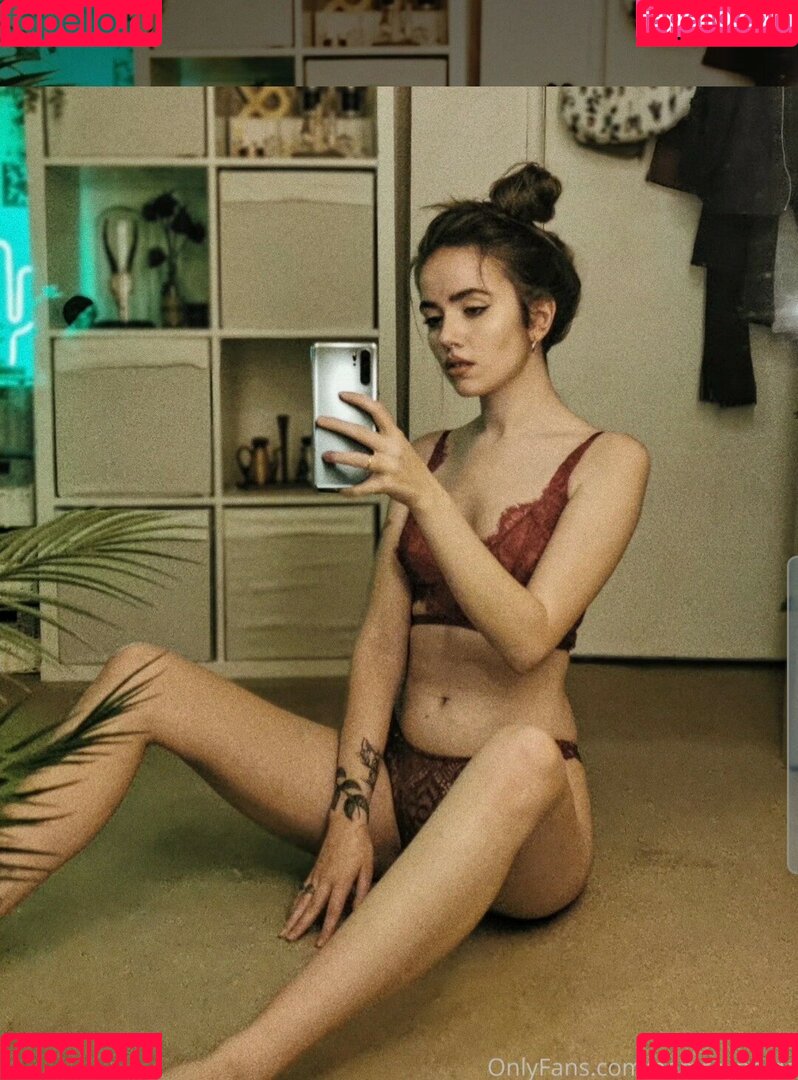 aemreynolds Onlyfans Photo Gallery 