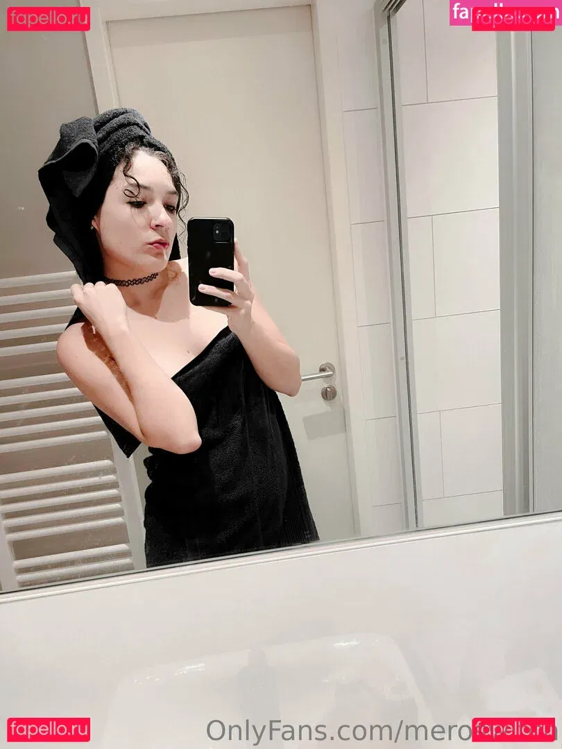 meroswitch Onlyfans Photo Gallery 