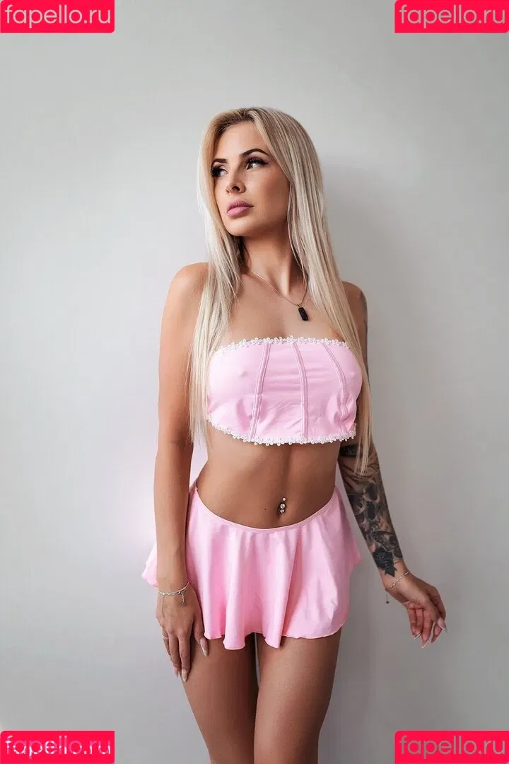 EileX Onlyfans Photo Gallery 